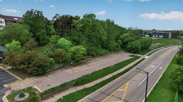 15080 Buck Hill Road, Burnsville, MN 55306