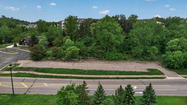 15080 Buck Hill Road, Burnsville, MN 55306