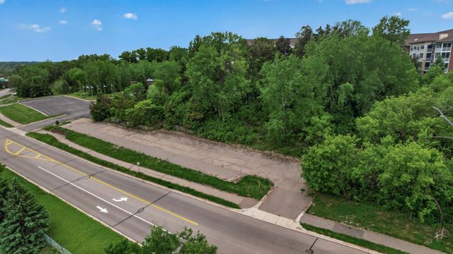 15080 Buck Hill Road, Burnsville, MN 55306