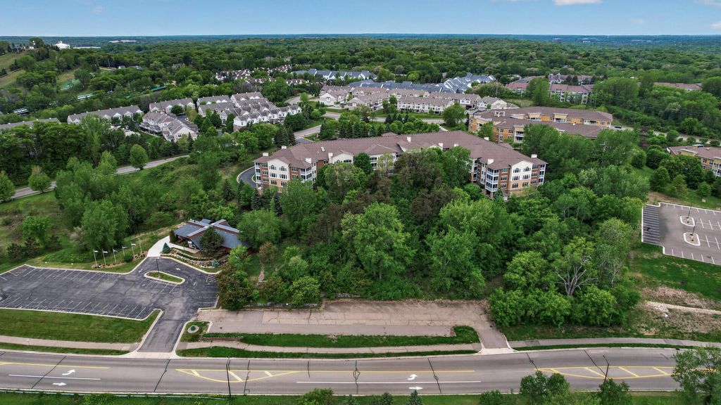 15080 Buck Hill Road, Burnsville, MN 55306