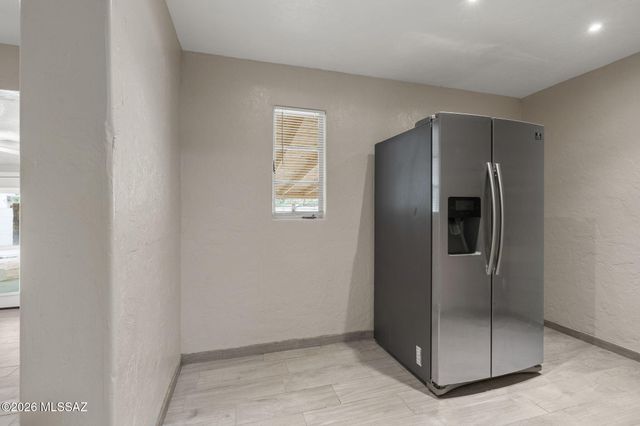 1043 E Simmons Street, Tucson, AZ 85719