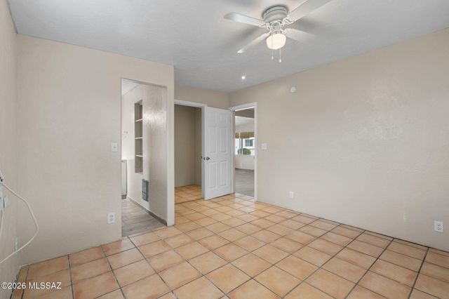 1043 E Simmons Street, Tucson, AZ 85719