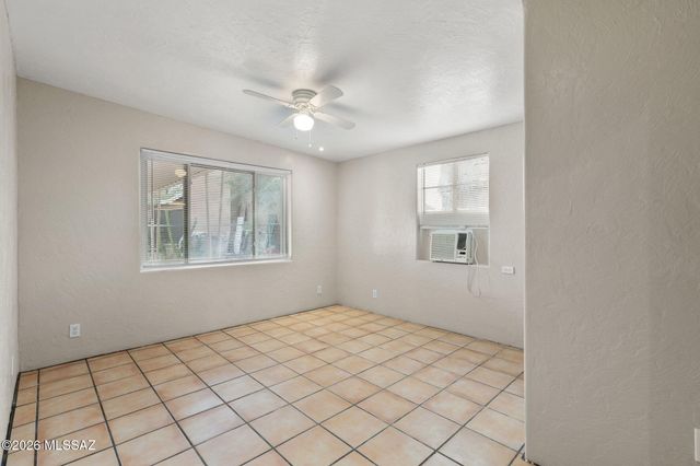1043 E Simmons Street, Tucson, AZ 85719