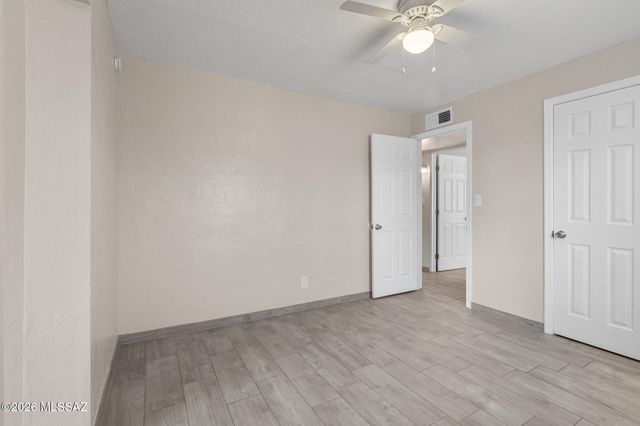 1043 E Simmons Street, Tucson, AZ 85719