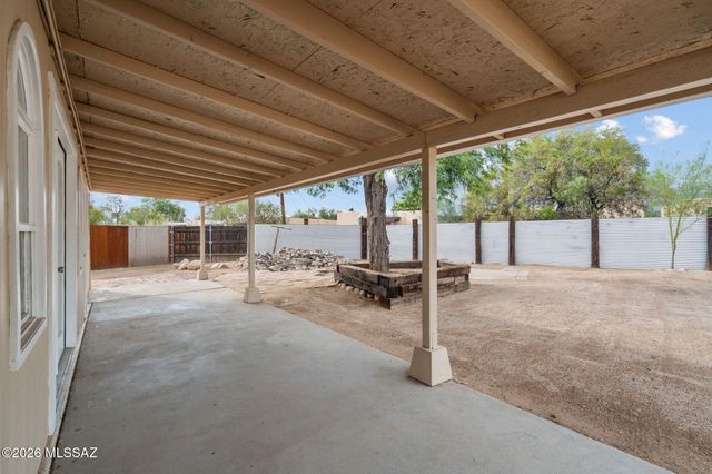 1043 E Simmons Street, Tucson, AZ 85719