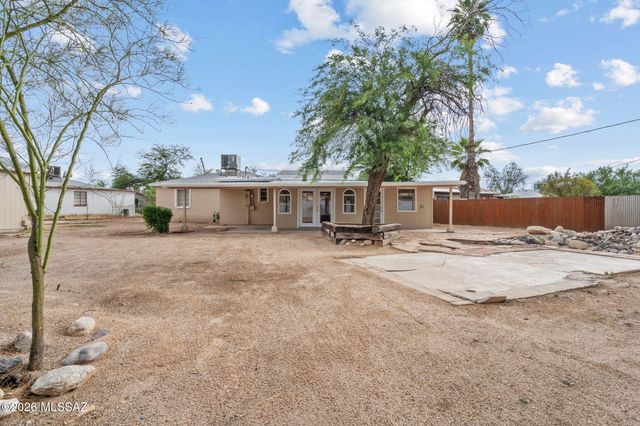 1043 E Simmons Street, Tucson, AZ 85719