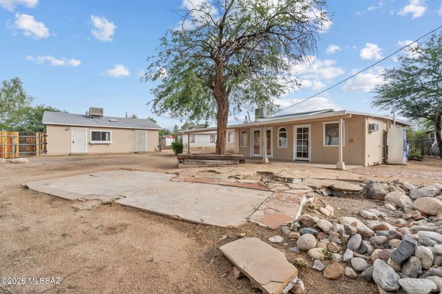 1043 E Simmons Street, Tucson, AZ 85719