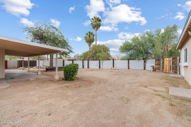 1043 E Simmons Street, Tucson, AZ 85719