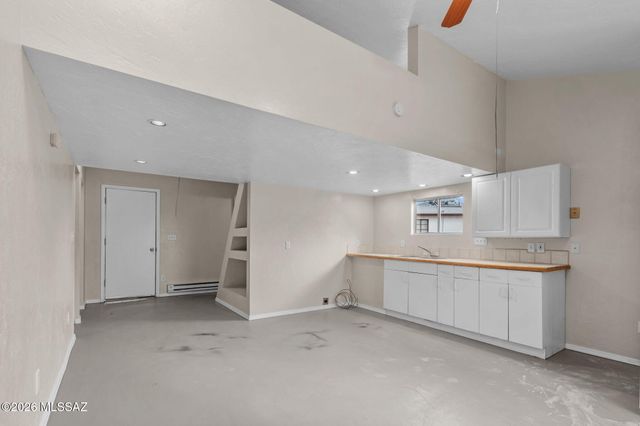 1043 E Simmons Street, Tucson, AZ 85719