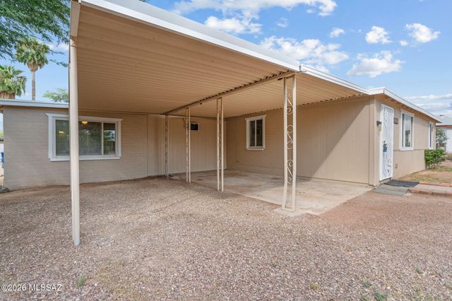 1043 E Simmons Street, Tucson, AZ 85719