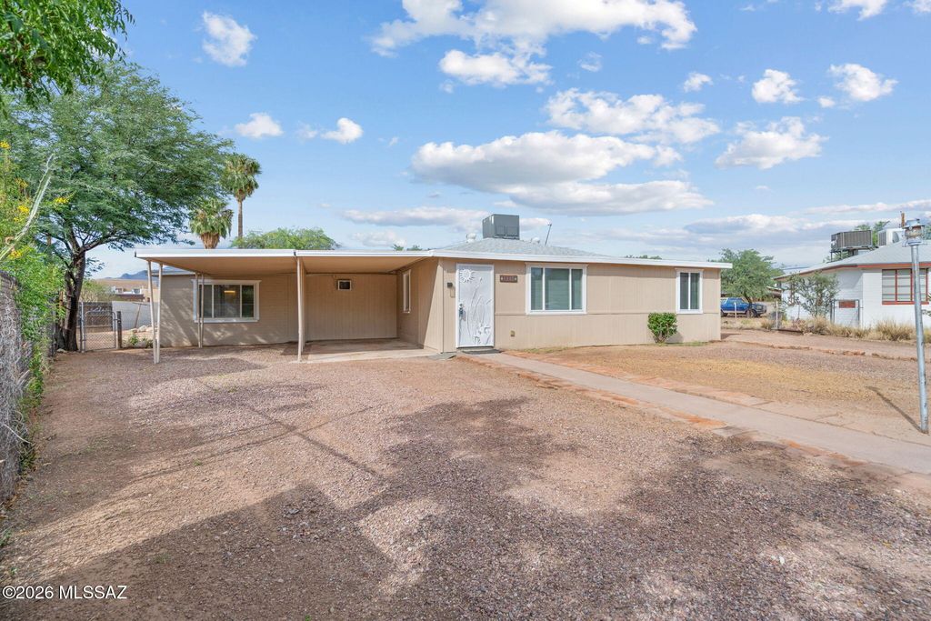 1043 E Simmons Street, Tucson, AZ 85719