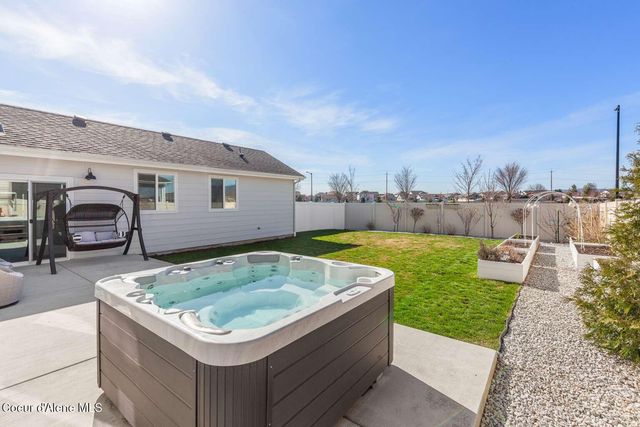 1033 E Percival LN, Post Falls, ID 83854