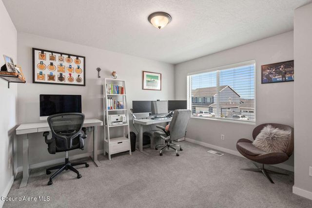 1033 E Percival LN, Post Falls, ID 83854