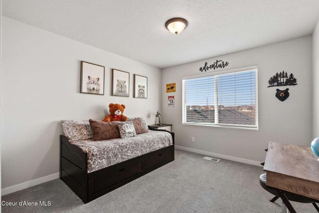 1033 E Percival LN, Post Falls, ID 83854