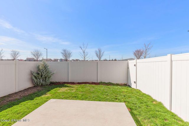 1033 E Percival LN, Post Falls, ID 83854