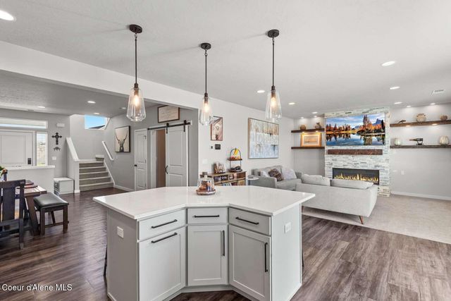 1033 E Percival LN, Post Falls, ID 83854