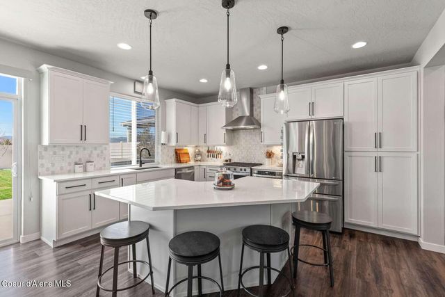 1033 E Percival LN, Post Falls, ID 83854