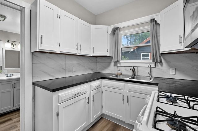 801 Wallace Avenue, Kalamazoo City, MI 49048