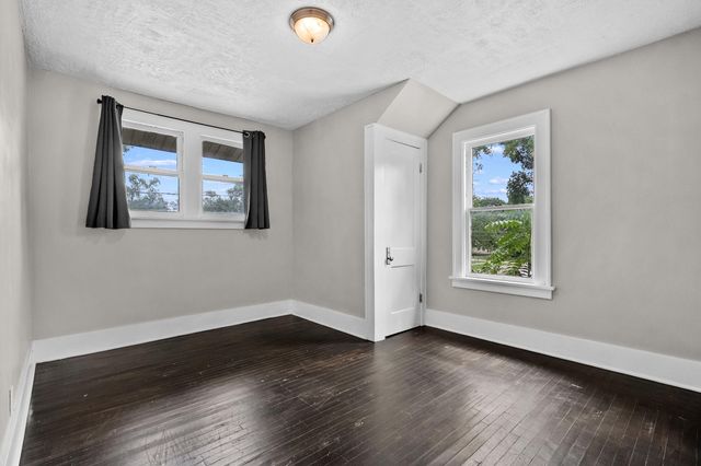 801 Wallace Avenue, Kalamazoo City, MI 49048