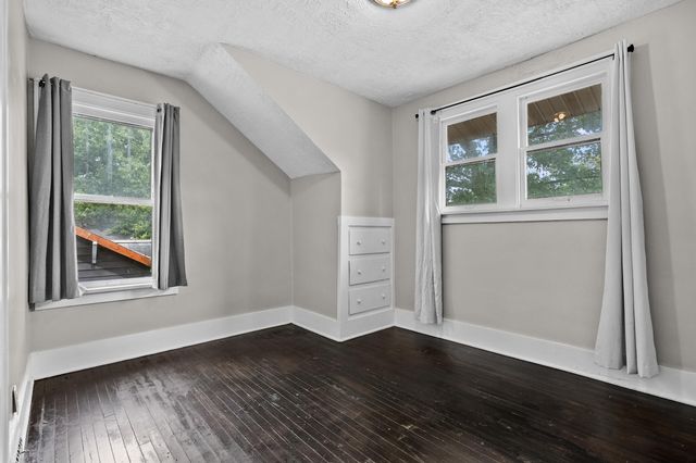 801 Wallace Avenue, Kalamazoo City, MI 49048