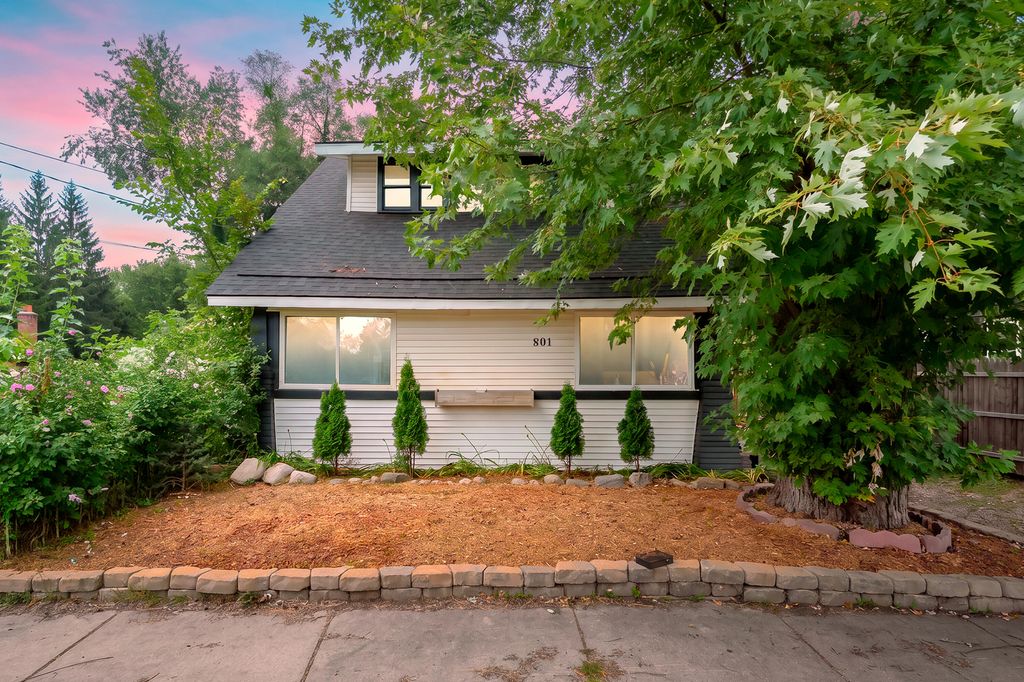 801 Wallace Avenue, Kalamazoo City, MI 49048