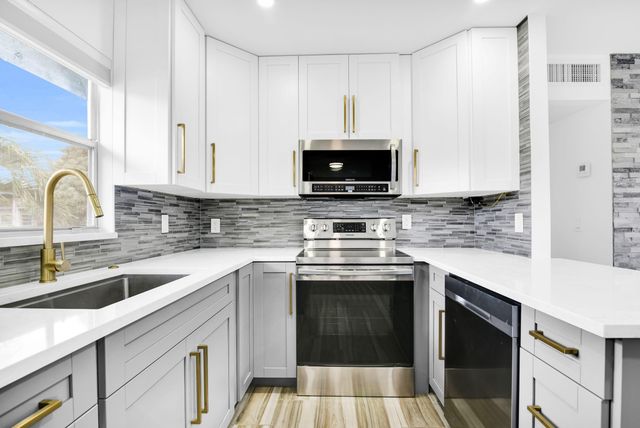 277 Brittany F, Delray Beach, FL 33446