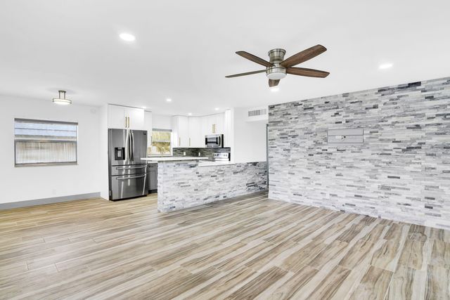 277 Brittany F, Delray Beach, FL 33446