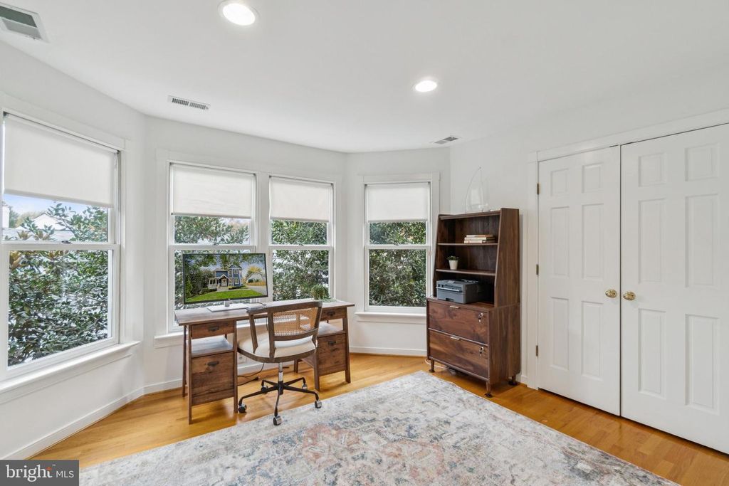 Image 30 of property listing at 4406 STANFORD ST, Chevy Chase, MD 20815