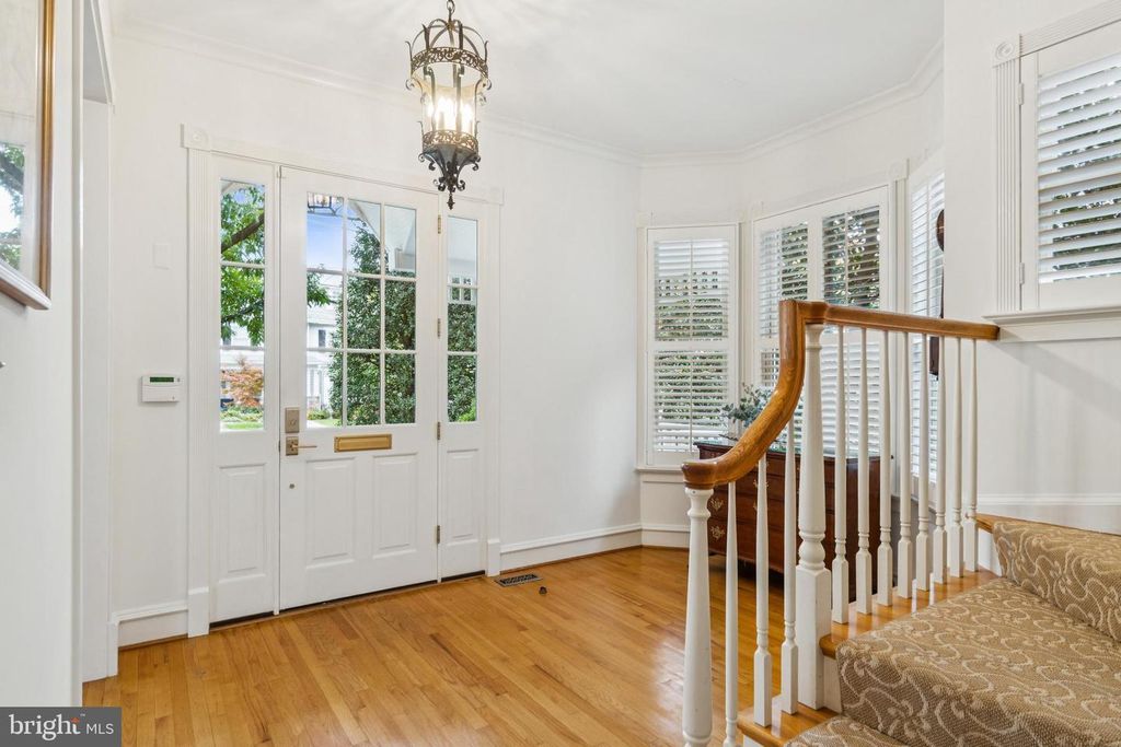 Image 5 of property listing at 4406 STANFORD ST, Chevy Chase, MD 20815