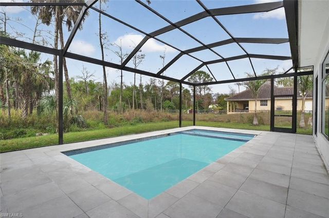 563 15th ST NW, Naples, FL 34120