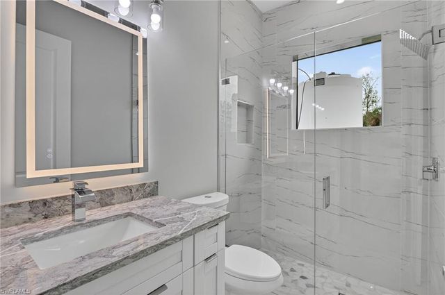 563 15th ST NW, Naples, FL 34120