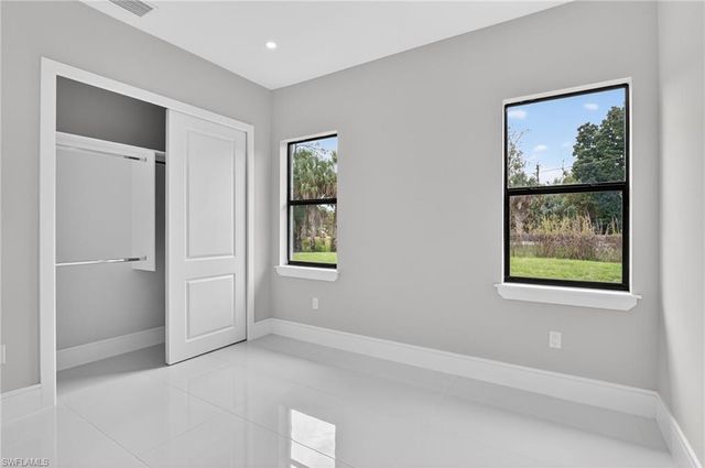 563 15th ST NW, Naples, FL 34120