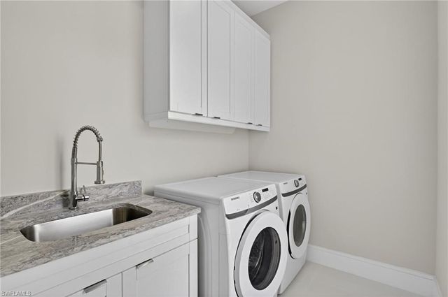 563 15th ST NW, Naples, FL 34120