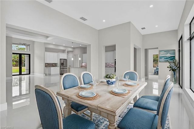 563 15th ST NW, Naples, FL 34120