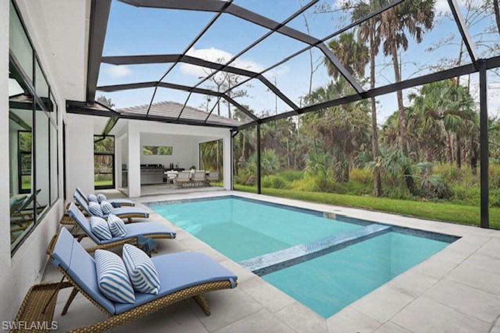 563 15th ST NW, Naples, FL 34120