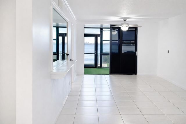 110 Lake Emerald Drive 103, Oakland Park, FL 33309