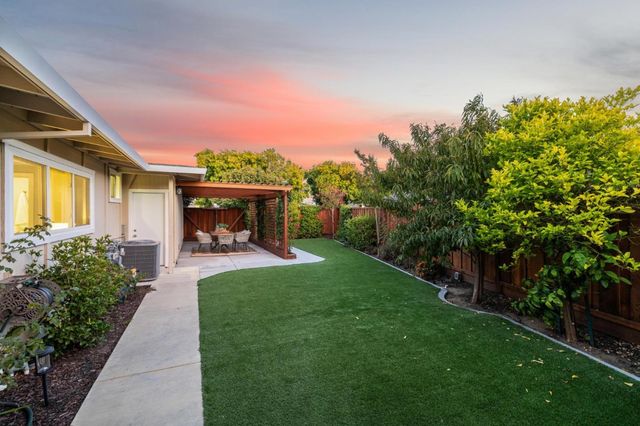 3342-3344 Los Prados Street, San Mateo, CA 94403
