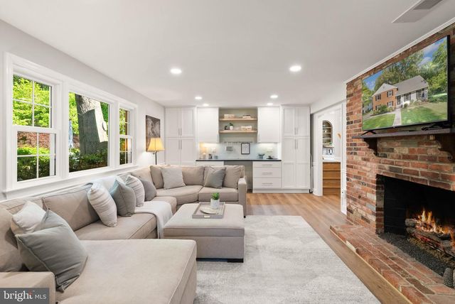 8514 STABLE DR, Alexandria, VA 22308
