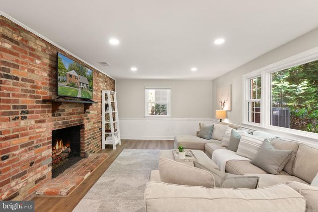 8514 STABLE DR, Alexandria, VA 22308