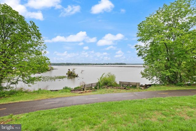 8514 STABLE DR, Alexandria, VA 22308