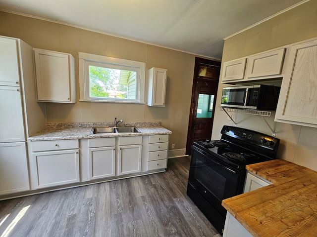 819 High St, Bucyrus, OH 44820