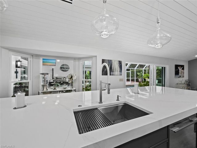 206 Four Knot LN, Osprey, FL 34229