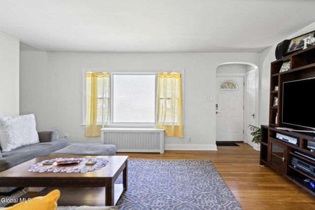 1825 Van Cortland Street, Rotterdam, NY 12303