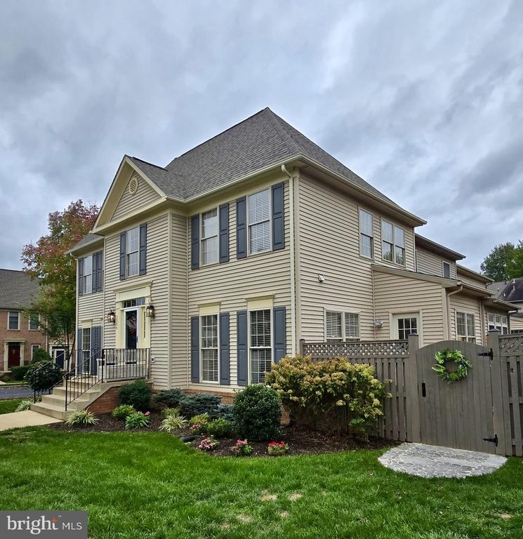 2204 GARDEN LN, Frederick, MD 21701