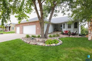 1504 W Wicklow Ln, Sioux Falls, SD 57108