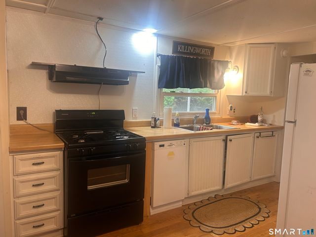 25 Whitewood Road, Killingworth, CT 06419