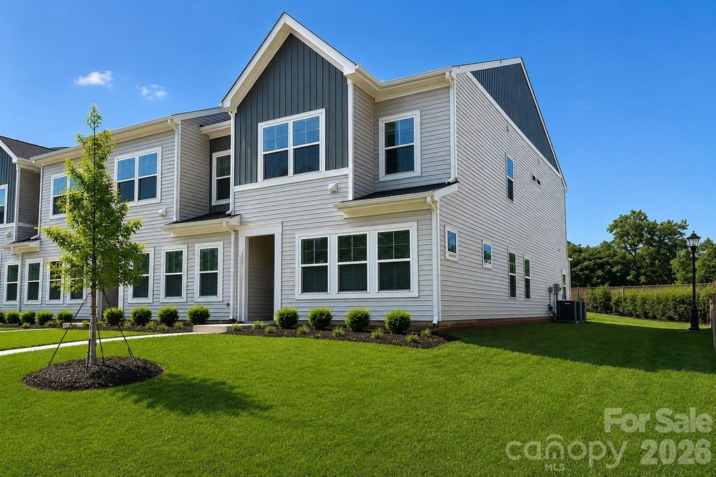4624 Lakeview Road, Charlotte, NC 28216