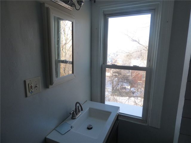 226 Lobinger Ave, N Braddock, PA 15104