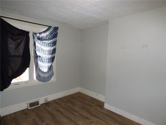 226 Lobinger Ave, N Braddock, PA 15104