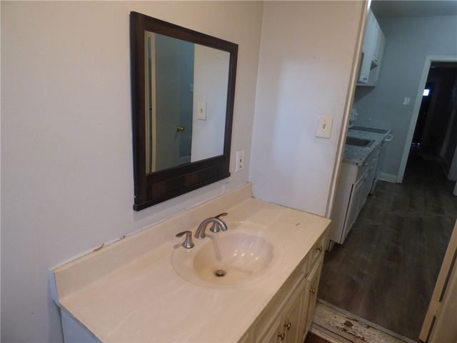 226 Lobinger Ave, N Braddock, PA 15104